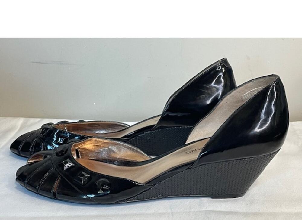 Arturo Chiang Vegan Patent Leather Embellished Jewels Peep Toe Sz 9.5